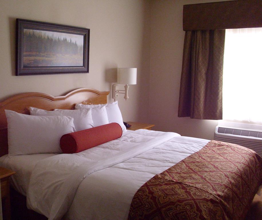Savanna Inn & Suites Phòng bức ảnh