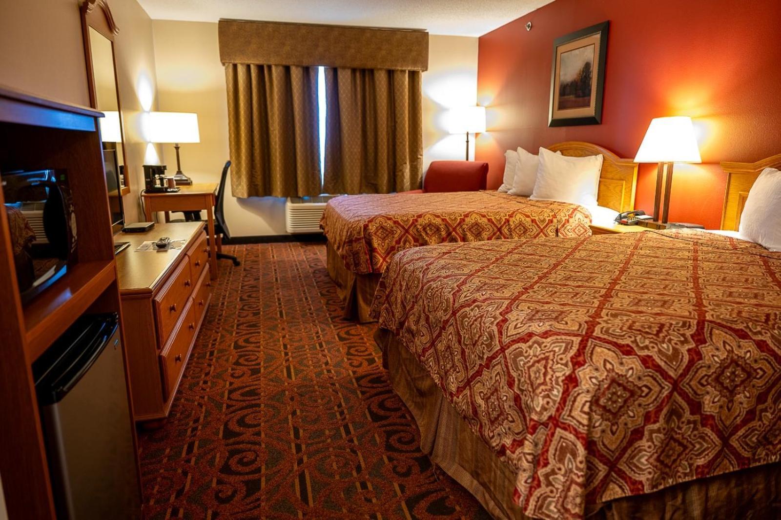 Savanna Inn & Suites Ngoại thất bức ảnh