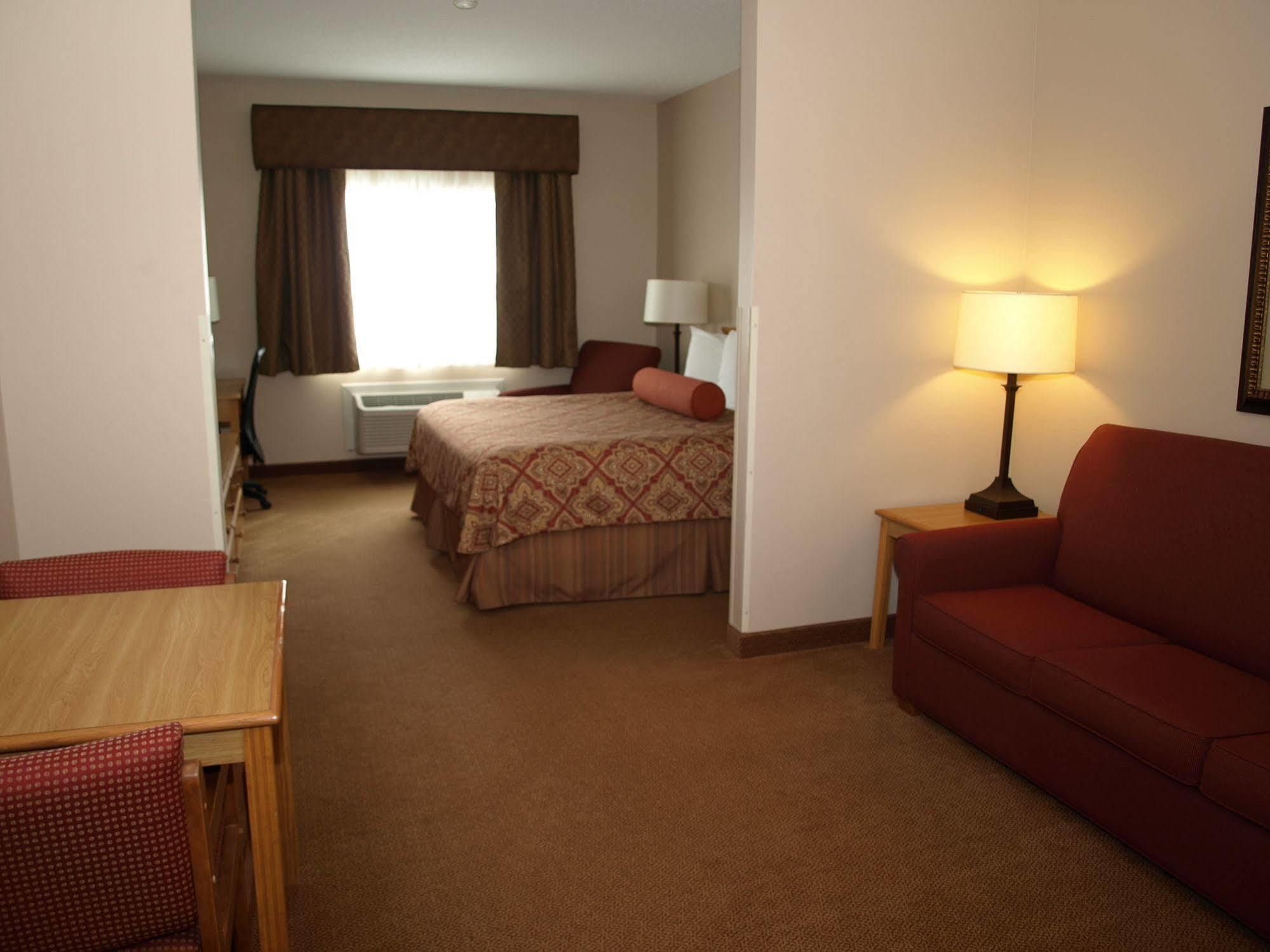 Savanna Inn & Suites Ngoại thất bức ảnh