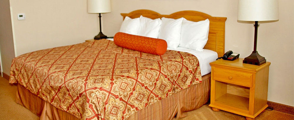 Savanna Inn & Suites Ngoại thất bức ảnh