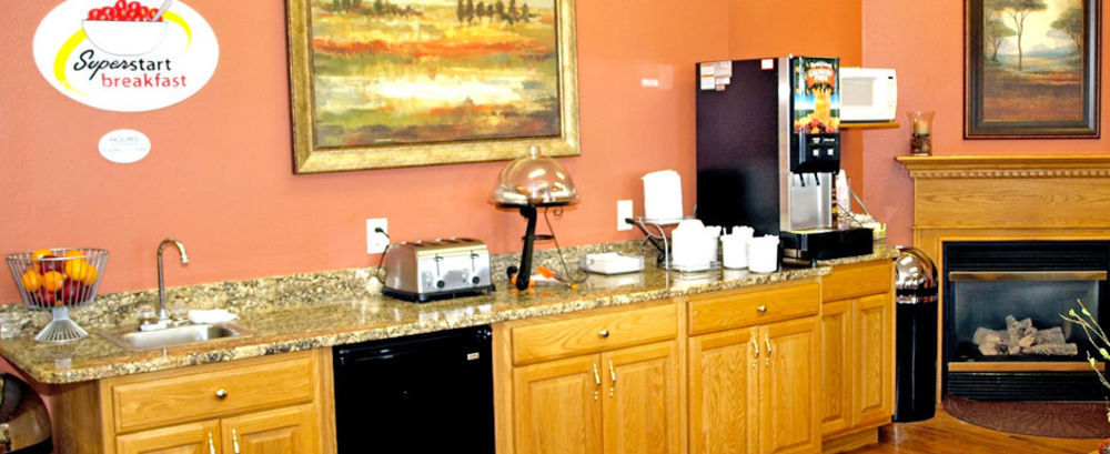 Savanna Inn & Suites Ngoại thất bức ảnh